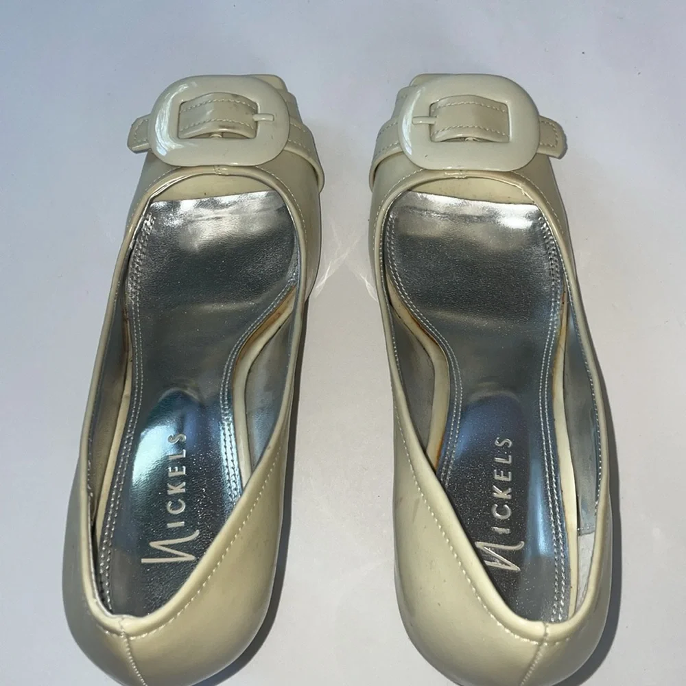 Vintage Nickels cream open toe buckle pumps